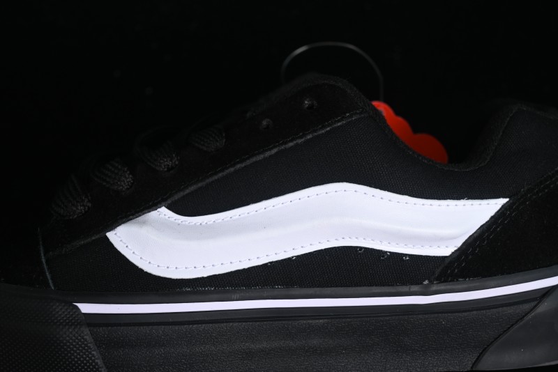 Vans Classics Knu Skool Retro Skate Shoes with Thickened Tongue and Oversized Toe - VN0009QCB9P