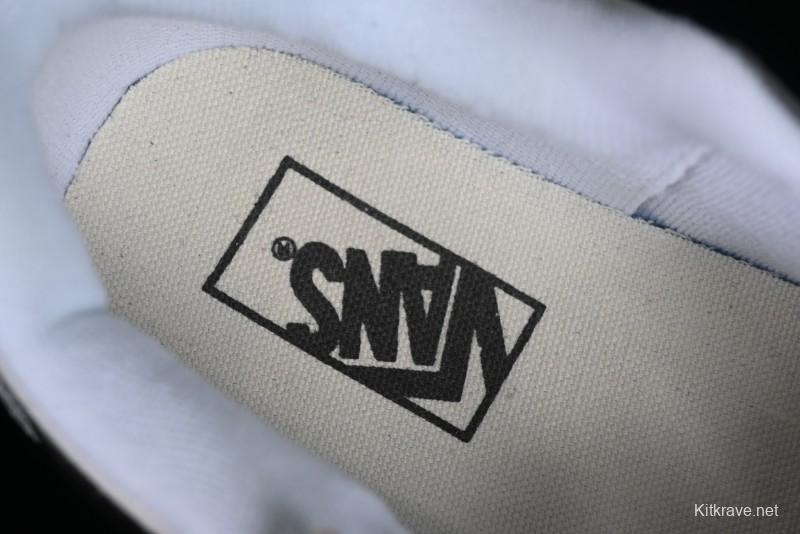 Vans Classics Knu Skool Retro Skate Shoes with Checkerboard Design - VN0009QC6PA