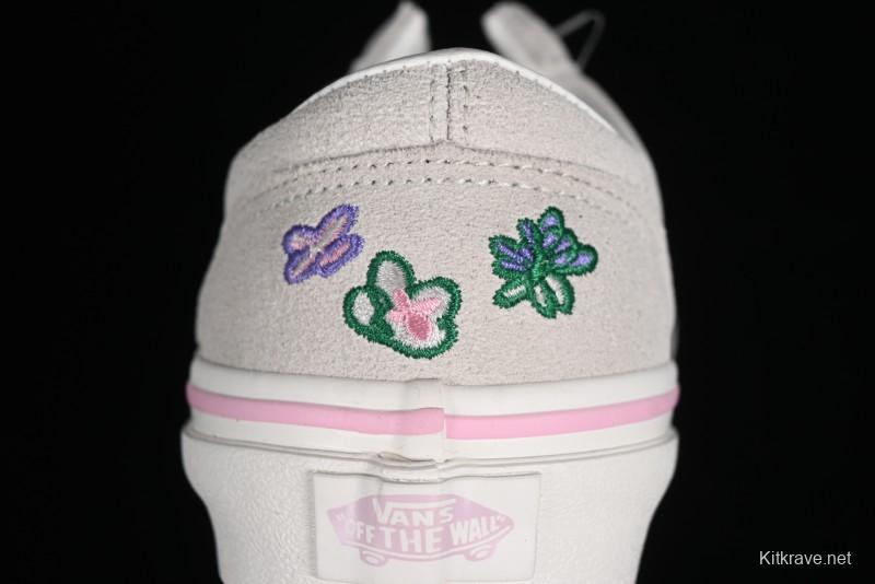 Vans Style 36 Low-Top Skate Shoes with Embroidered Details in Cream - VN000CRPGRN