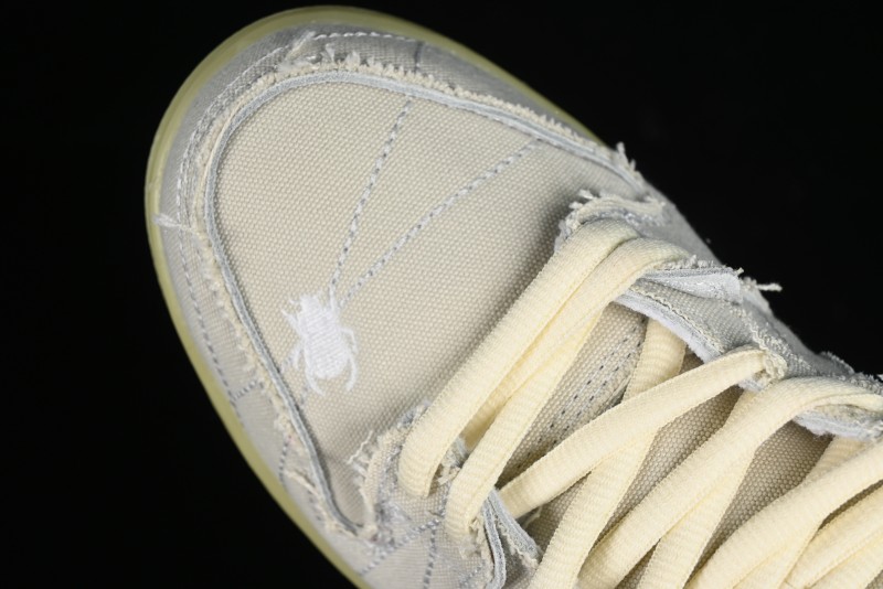 Nike SB Dunk Low "Mummy" Skateboarding Shoes with Mummy-Inspired Design - DM0774-111