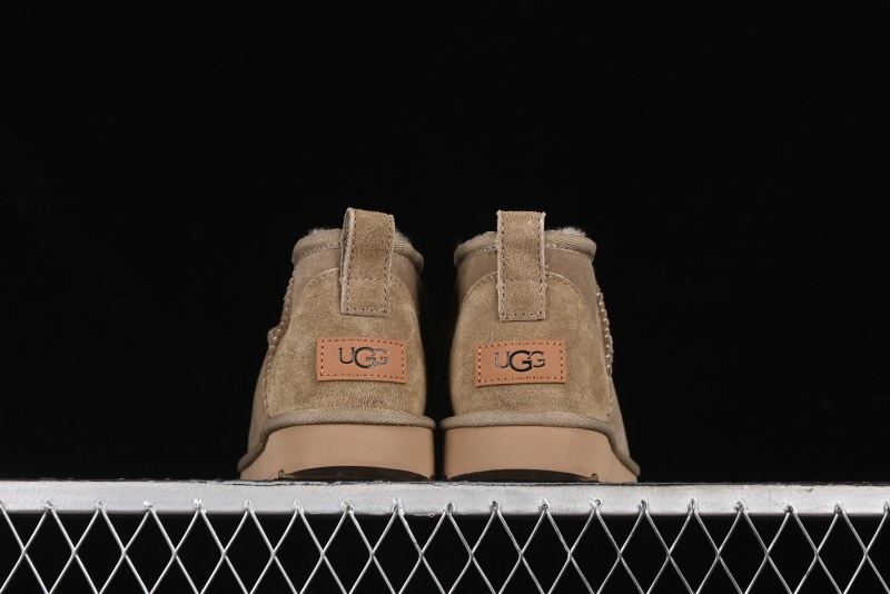 UGG Classic Ultra Mini Short Boots with Genuine Australian Sheepskin and TREADLITE Outsole - 1116109