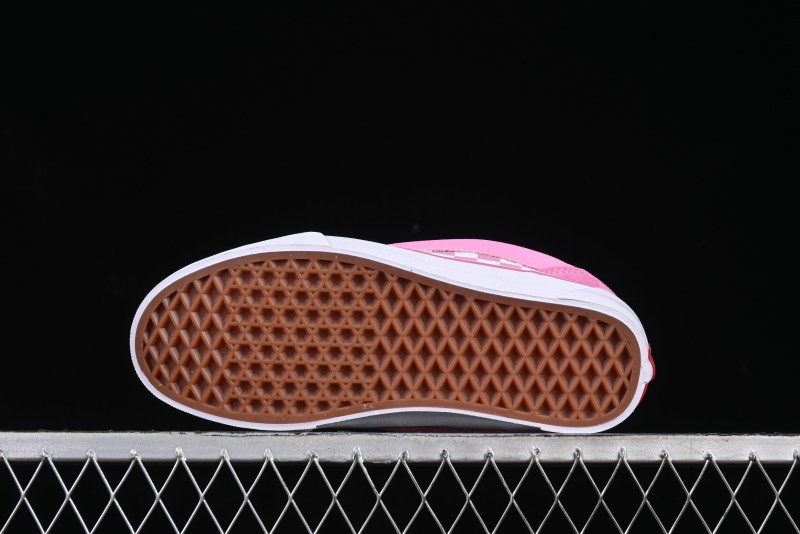 Vans Knu Skool Low-Top Retro Chunky Sneakers with Original Big Logo - VN000CRPBAK