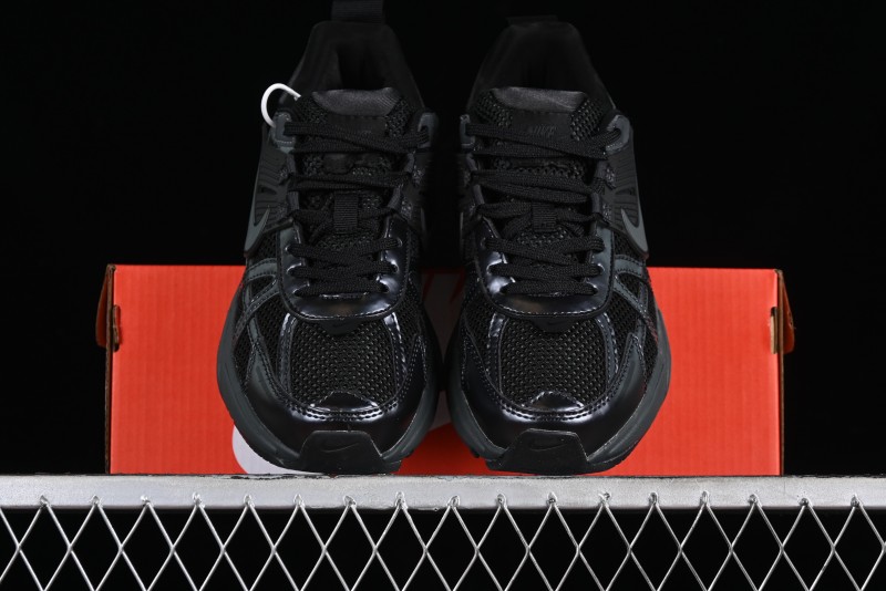 Nike Runtekk V2K Retro Low-Top Running Shoes with Cushlon Midsole and Anti-Slip Design - FD0736-001