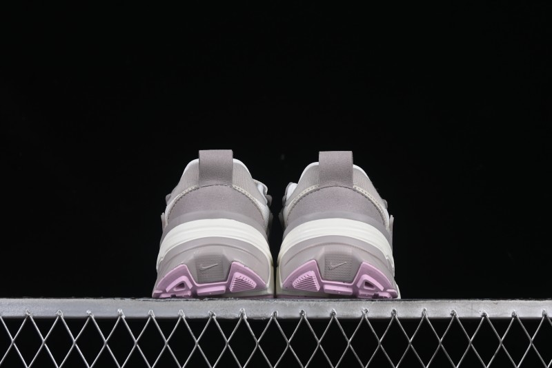 Nike Runtekk Run Retro Low-Top Running Shoes with Cushlon Foam and Anti-Slip Design - HV5997-161