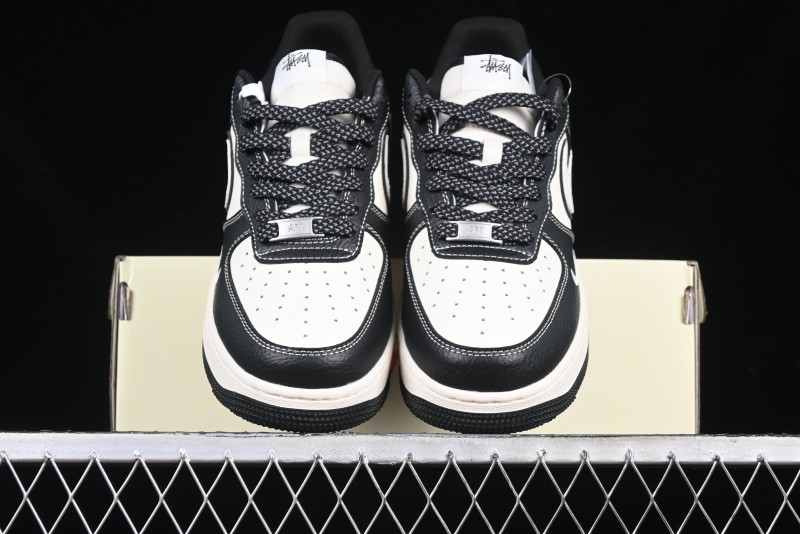 Nike Air Force 1 '07 Low Stussy Collaboration Black & White Swoosh Casual Sneakers - XZ6188-081