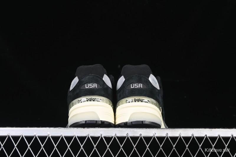 New Balance Made In USA 992 Classic Retro Running Shoes with Superior Cushioning - M992BL