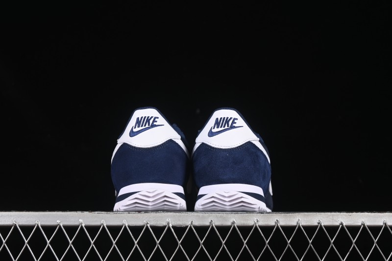 Nike Classic Cortez Leather Retro Running Shoes with Cushioned Sole - HF0263-400
