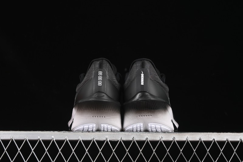 Nike Zoom Fly 6 Lightweight Responsive Running Shoes with Carbon Fiber Plate - FN8454-001