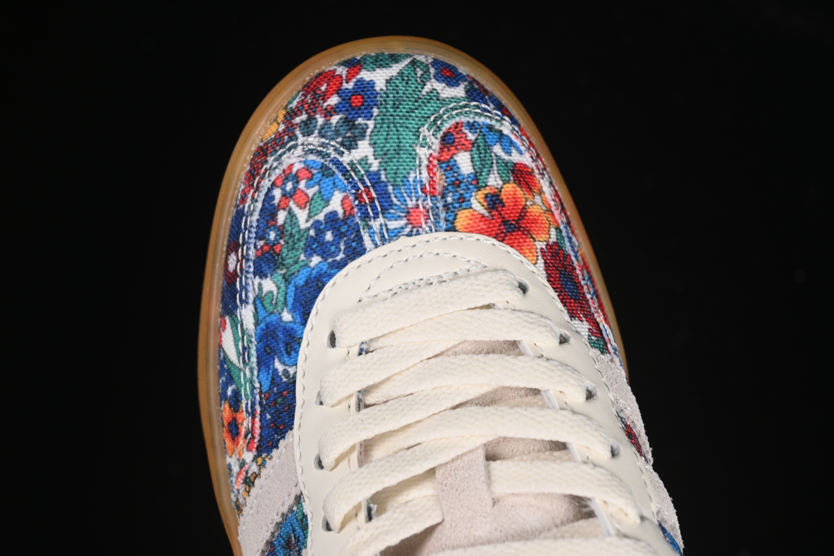 Adidas Originals Gazelle Indoor Retro Casual Sneakers with Anti-Slip and Durable Design - JP5309