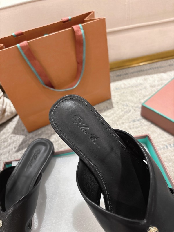 2025 Slippers LP Black Leather Slippers LY00270