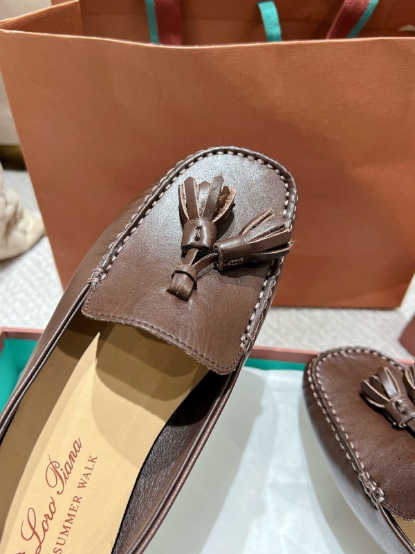 2025 Women LP Brown Leather Loafer Tassel LY00291