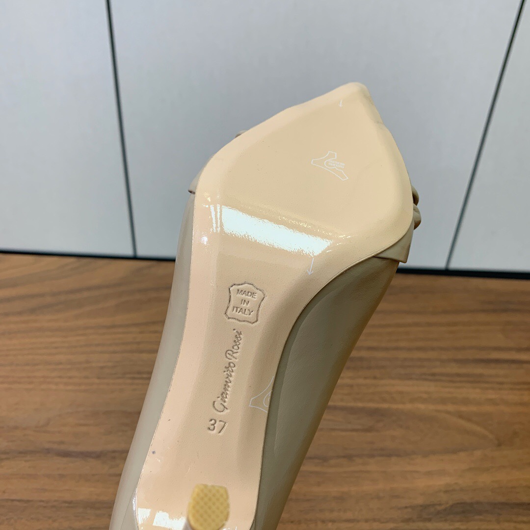 2025 Women Gianvito Rossi Beige Leather Pumps KFY00300