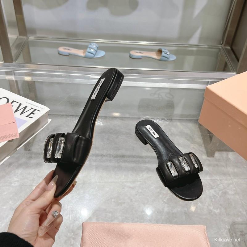 2025 Miumiu Black Leather Slippers KFY00250