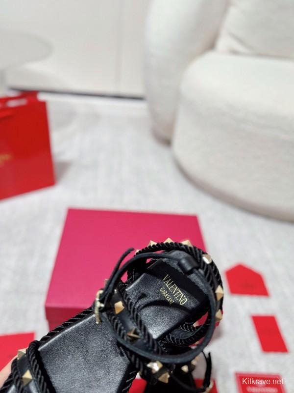 2025 Women Valentino Black Leather Sandals Studded LY00250