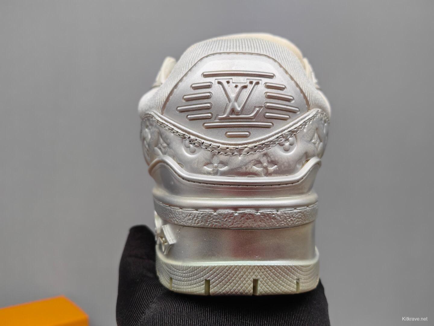 2025 Unisex Louis Vuitton Silver Leather LV Trainer