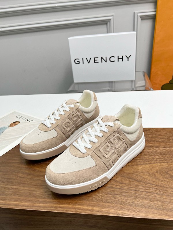2024 Unisex Givenchy Beige Silk Calfskin Patent Leather Sneakers MJ00380