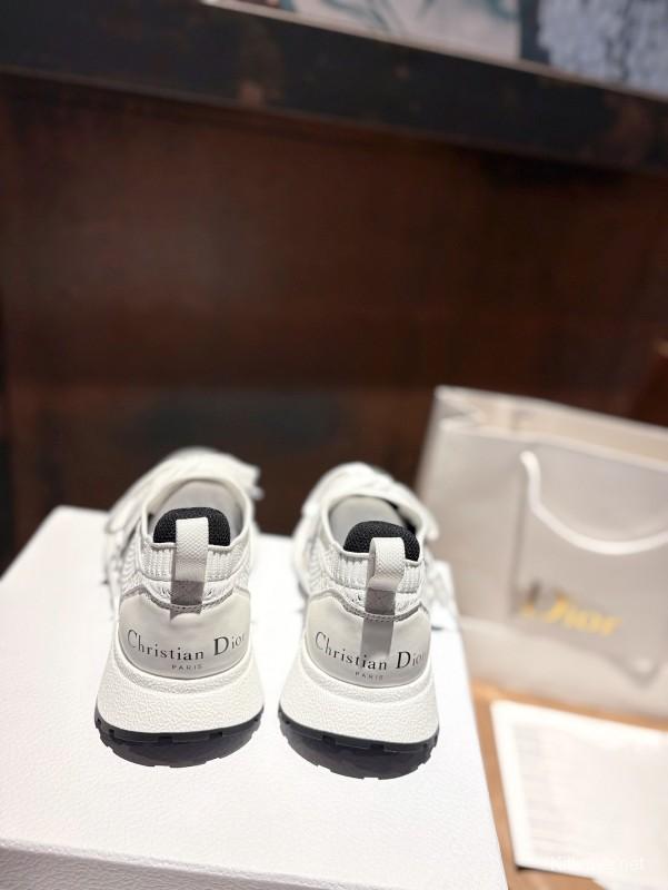 2025 Unisex Dior White Black Flyknit Sneakers LY00260