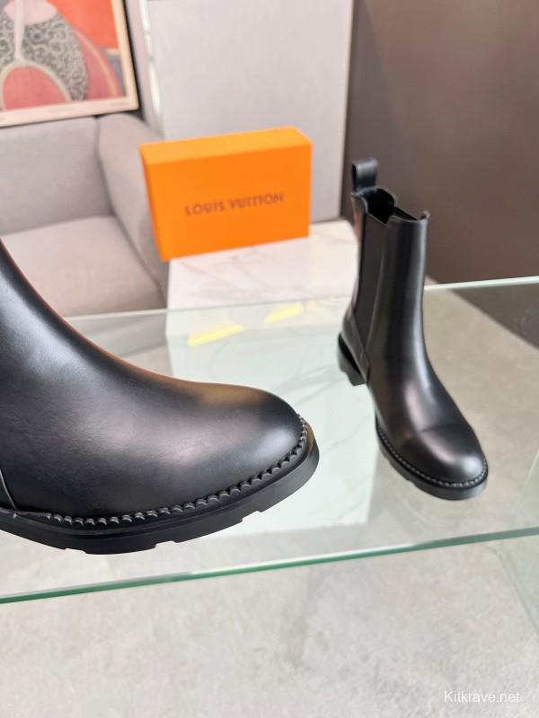2024 Women Louis Vuitton Black Leather Ankle Boots MJ00310
