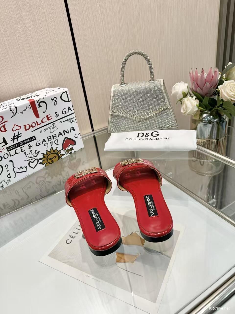 2025 Women Dolce & Gabbana Red Leather Slippers LY00190