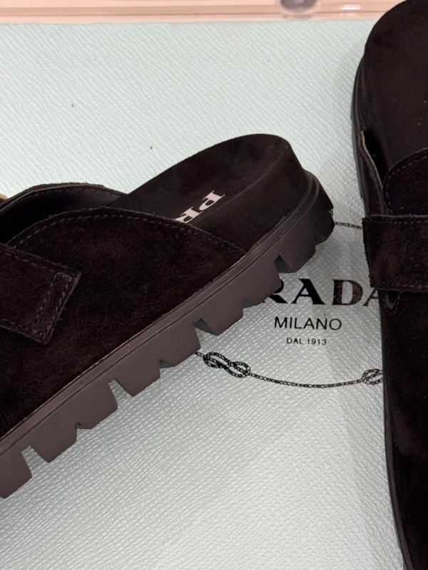 2025 Women Prada Black Suede Slippers