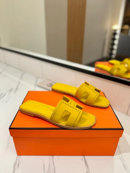 2025 Women Hermès Yellow Leather Slippers