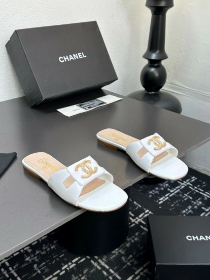 2025 Women Chanel White Leather Slippers