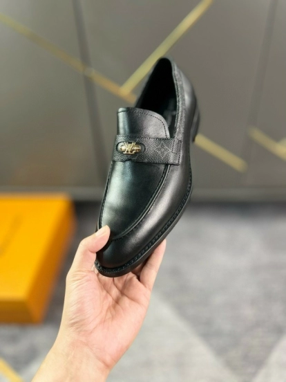 2024 Men Louis Vuitton black cow leather leather dress shoes MJ00290