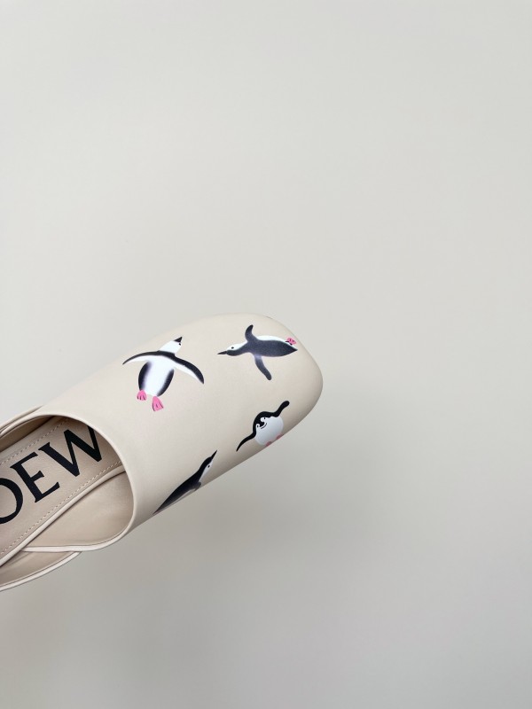 2025 Women Loewe Beige Lambskin Slippers Whale Pattern