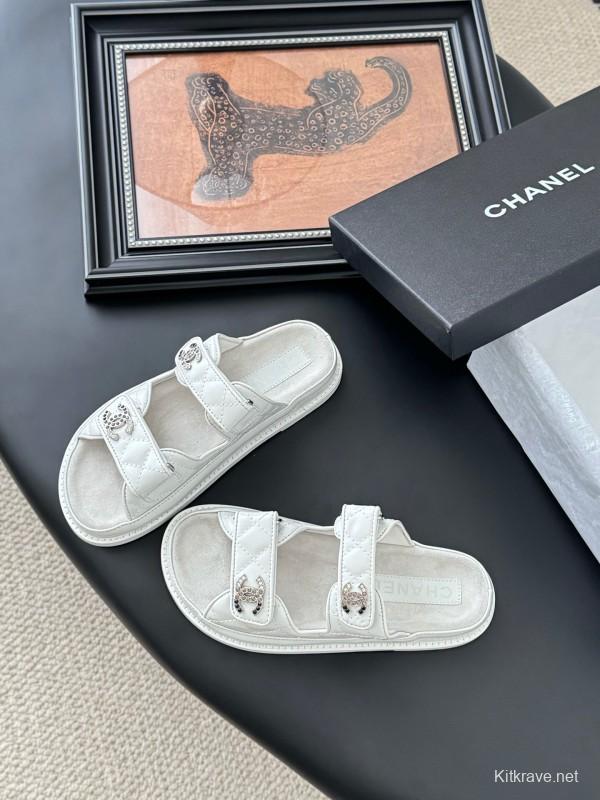 2025 Women Chanel White Leather Slippers LY00310