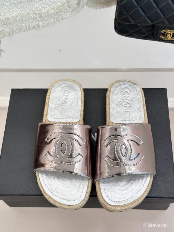 2025 Slippers Chanel Metallic Leather Slippers