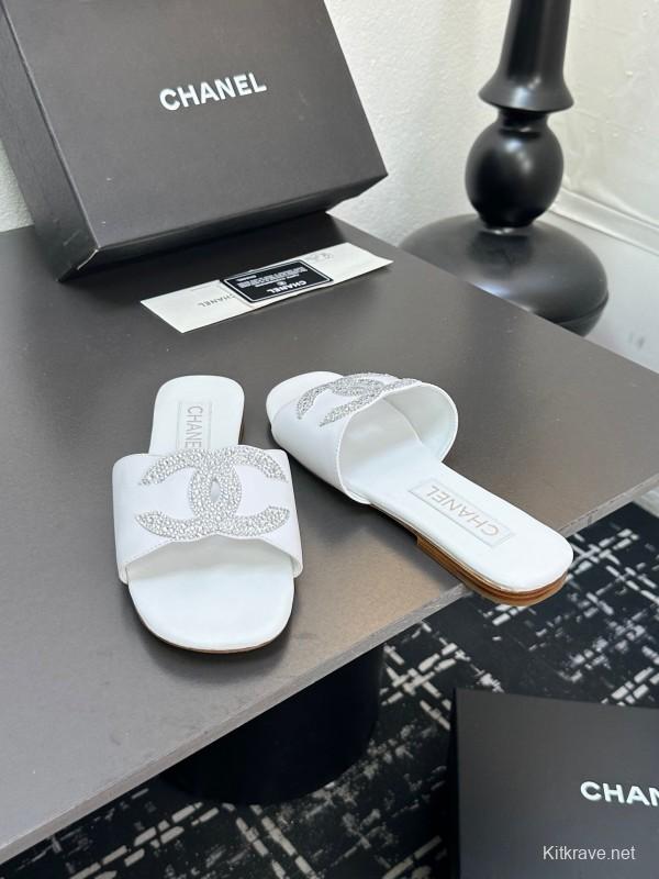 2025 Women Chanel White Leather Slippers