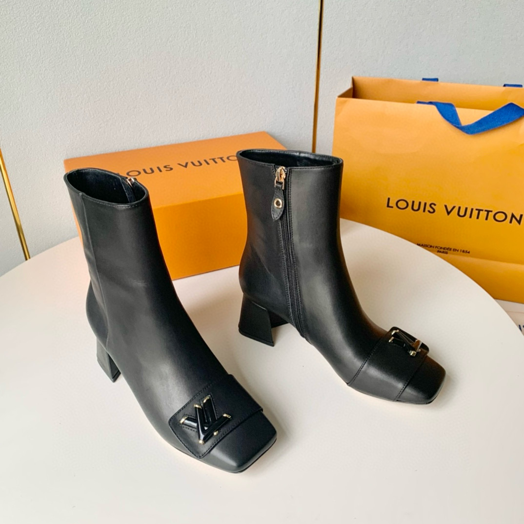 2024 Women Louis Vuitton Black Leather Ankle Boots Block Heel MJ00420