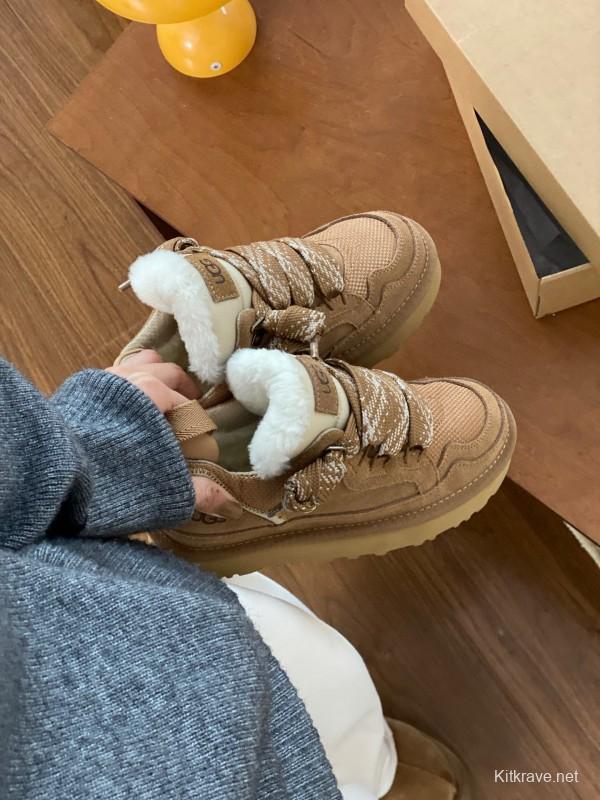 2024 Kids UGG Beige Suede Sheepskin Sneaker
