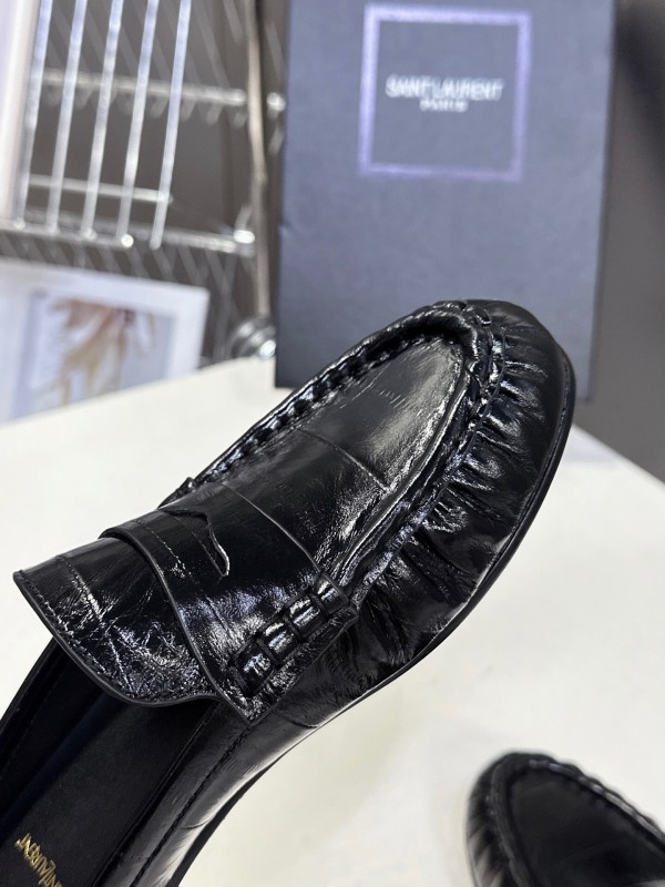 2025 Women Yves Saint Laurent Black Calfskin Loafers KFY00330