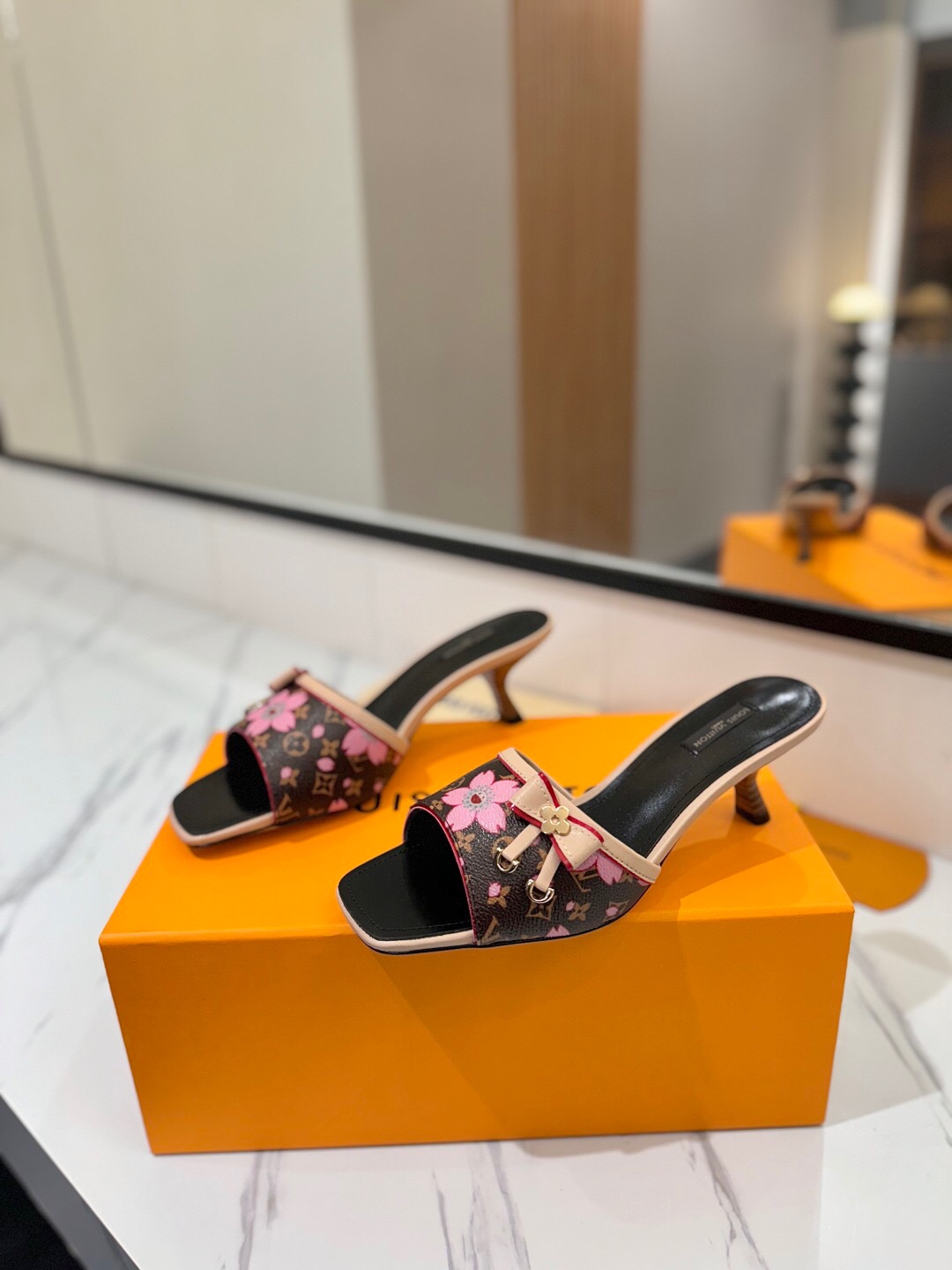 2025 Women Louis Vuitton Brown Pink Leather Mules