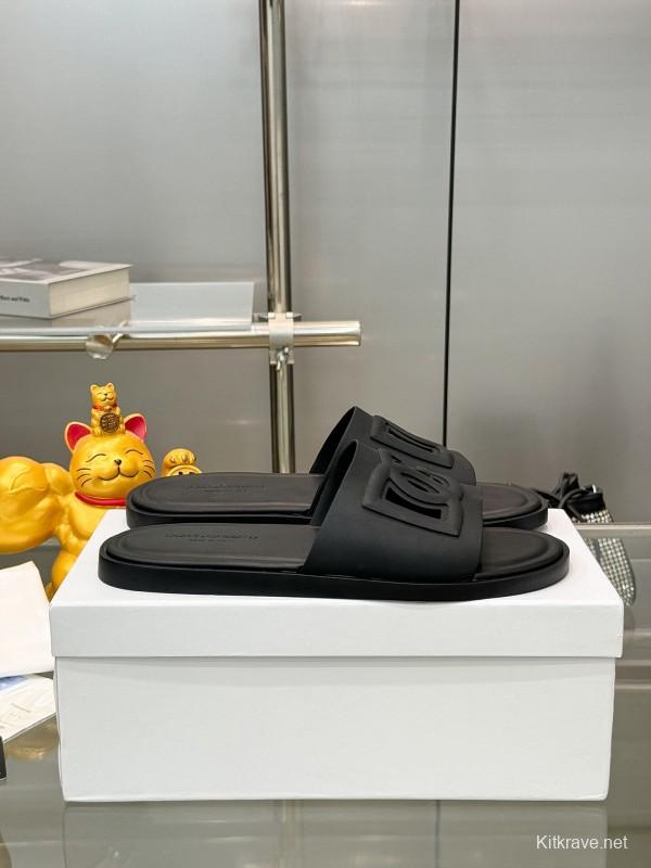2025 Men Dolce & Gabbana Black Leather Slippers KFY00150