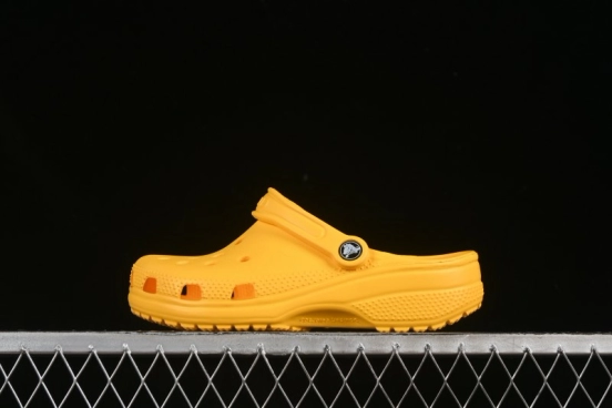 Crocs Classic Two-Way Beach Clog Sandals - B.D4