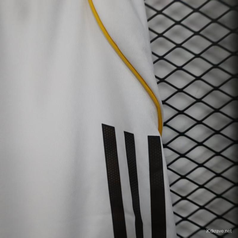 Player Version 25/26 Real Madrid Home Shorts