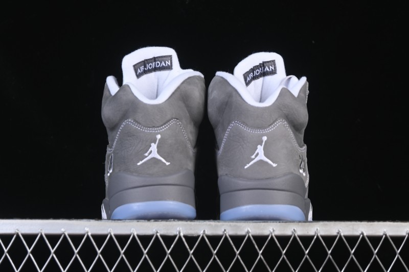 Nike Air Jordan 5 Retro Basketball Shoes with Wolf Grey Design - DD0587-002