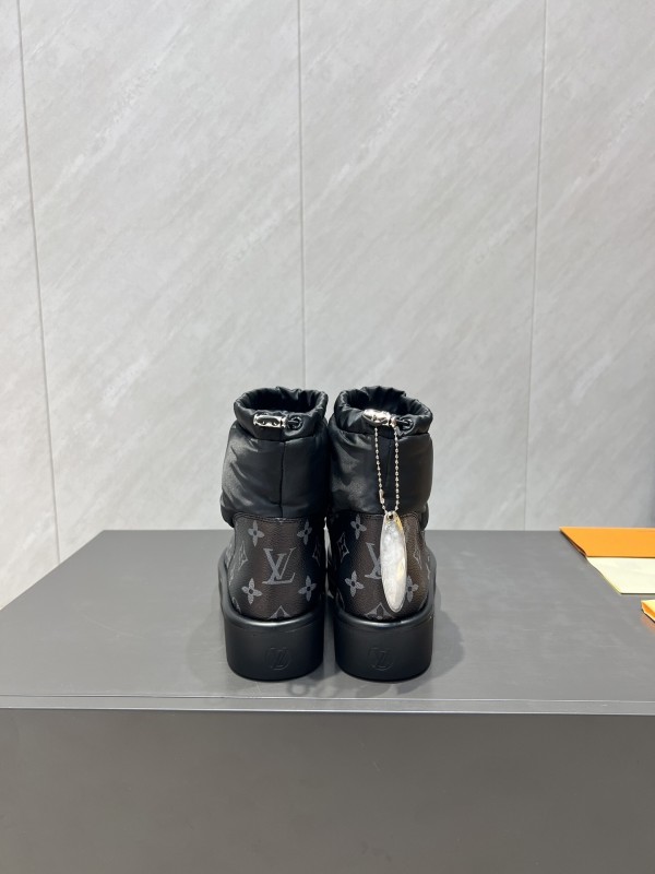 Louis Vuitton Fall/Winter 2025 Snow Boots Series Round Toe Thick Sole Down-Filled Snow Boots - KFY00310
