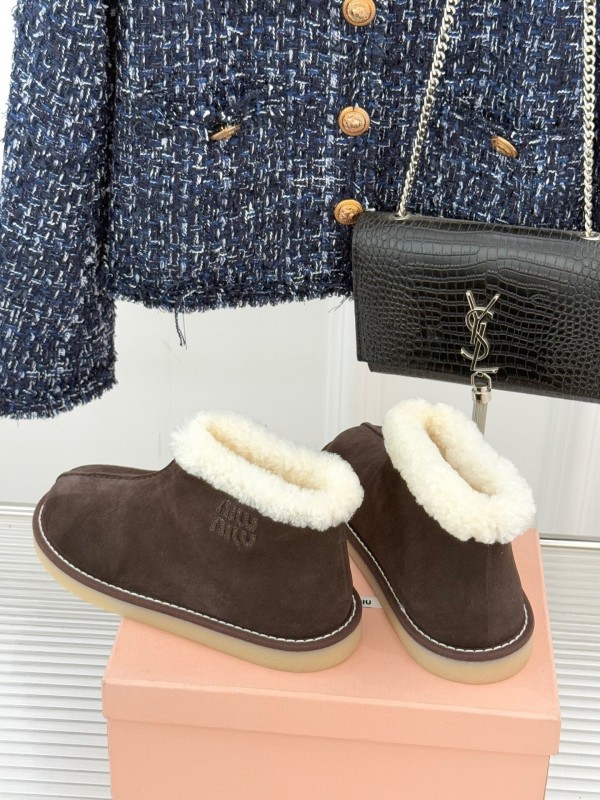 Miu Miu Retro Shearling Platform Snow Boots - KFY00300