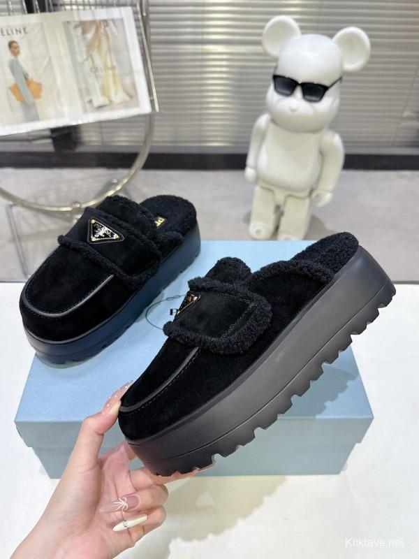Prada Spring/Summer 2025 Runway Shearling Slippers - KFY00280