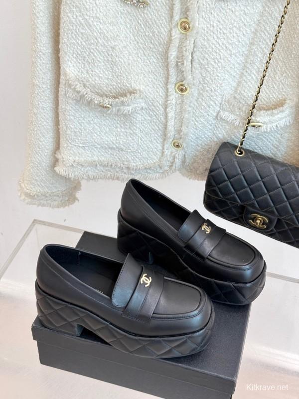 Chanel 25K Fall/Winter Double C Platform Loafers with Waterproof Sole - KFY00320