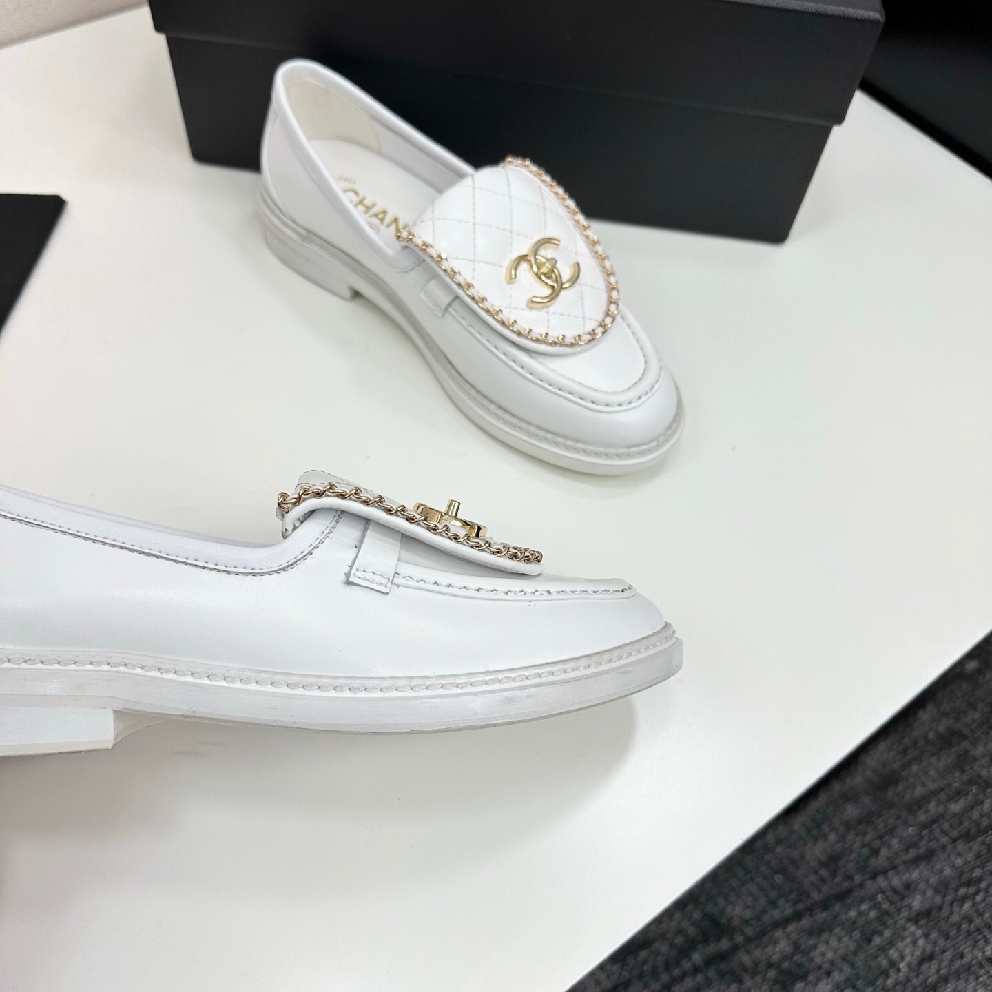 Chanel Classic Flap Chain CC Loafers with Buckle Closure - LY00320