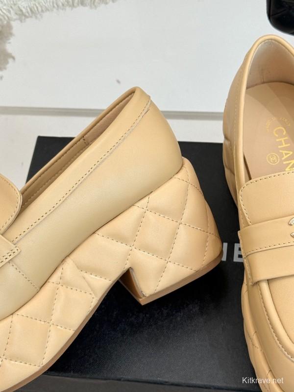 Chanel 25K Fall/Winter New Double C Platform Loafer Shoes with Waterproof Platform - KFY00320