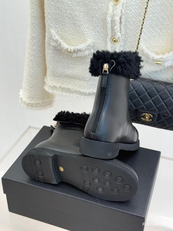 Chanel 25K Series Two-Tone CC Fur Snow Boots - KFY00300