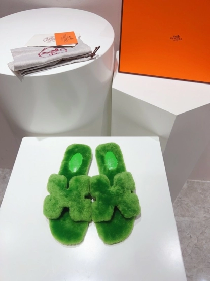 Hermès Teddy Wool H Slippers Flat Sole Fur Slides - LY00240