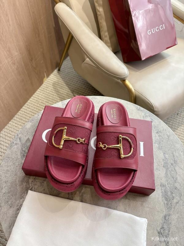 Gucci Women's Sandals with Iconic Horsebit Detail and Gold Hardware - LY00270