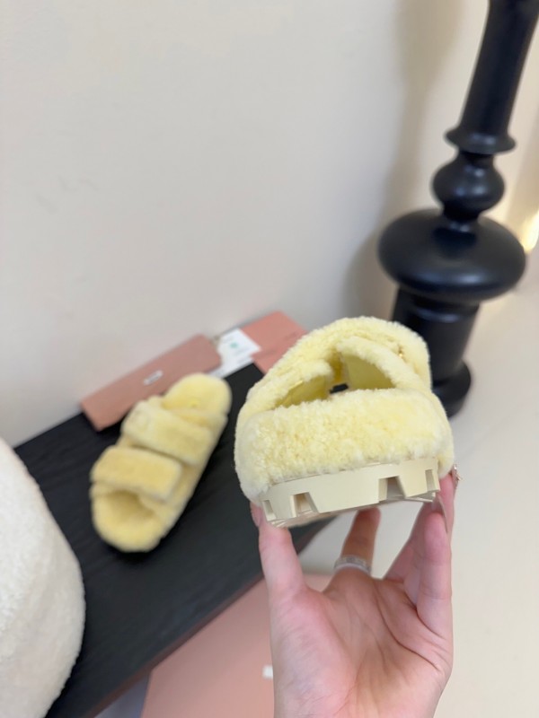 Miu Miu 2025 SS Fur Slides - KFY00310