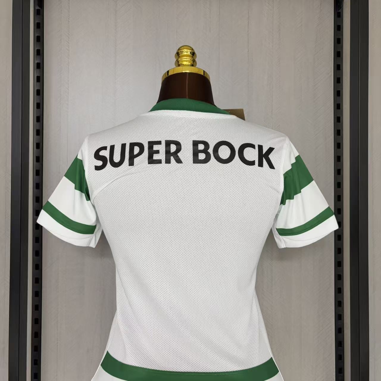 25/26 Women Sporting Lisbon Home Jersey